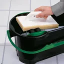 BERG prémium burkoló vödör szett, 24 L (vödör, görgők, 4 db kerék, szivacsos- és gumis simító)
