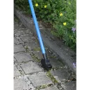 CFH UBS 670 térkő és fugatisztító kefe teleszkópos nyéllel 82-143cm (2 db acél sörtés fejjel)