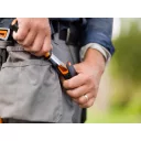 Fiskars 1023618 általános kés tokba épített élezővel - 21 cm (9 cm pengehossz)