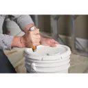 Fiskars 1027225 CarbonMax Painters összecsukható pengekés festőknek (trapézpengés)