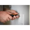 Fiskars 1027225 CarbonMax Painters összecsukható pengekés festőknek (trapézpengés)